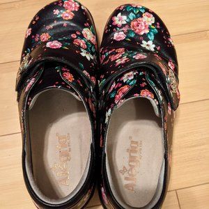Alegria flower clogs - NWOT Size 35